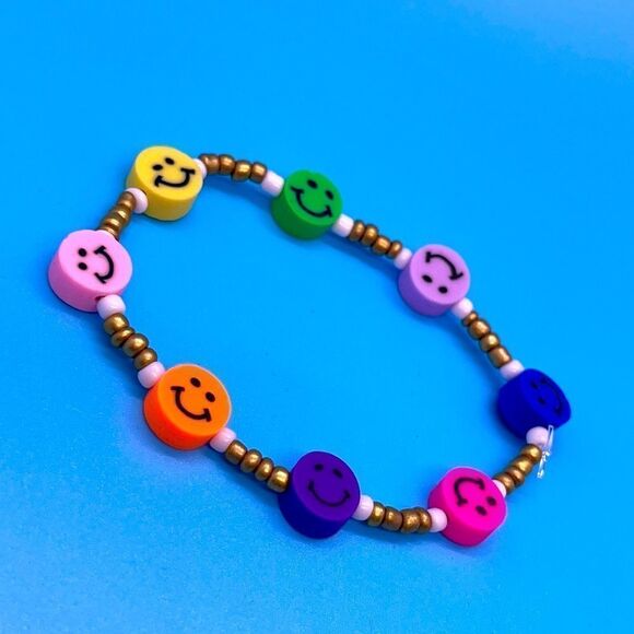 Y2K Bracelets “All Smiles” Stretch Beaded Bracelet - Picture 1 of 3